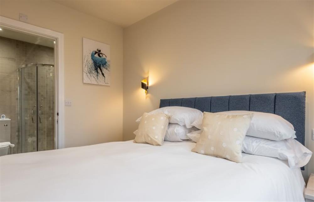 Bedroom two with en-suite shower room at Hedgerows, Burnham Market near Kings Lynn