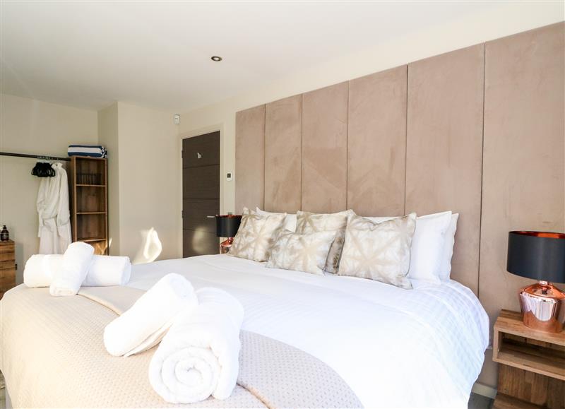 One of the 4 bedrooms (photo 2) at Heilan Roo, Killiecrankie near Pitlochry and Blair Atholl