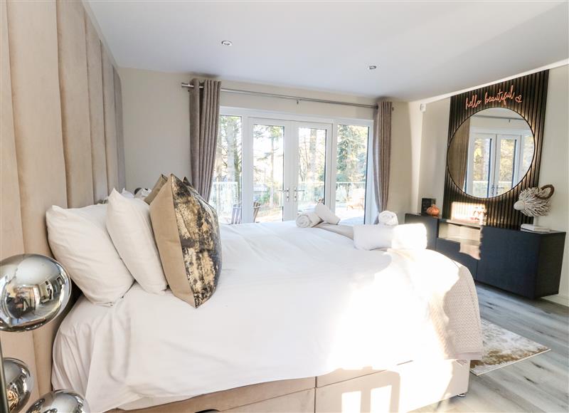 One of the 4 bedrooms (photo 6) at Heilan Roo, Killiecrankie near Pitlochry and Blair Atholl