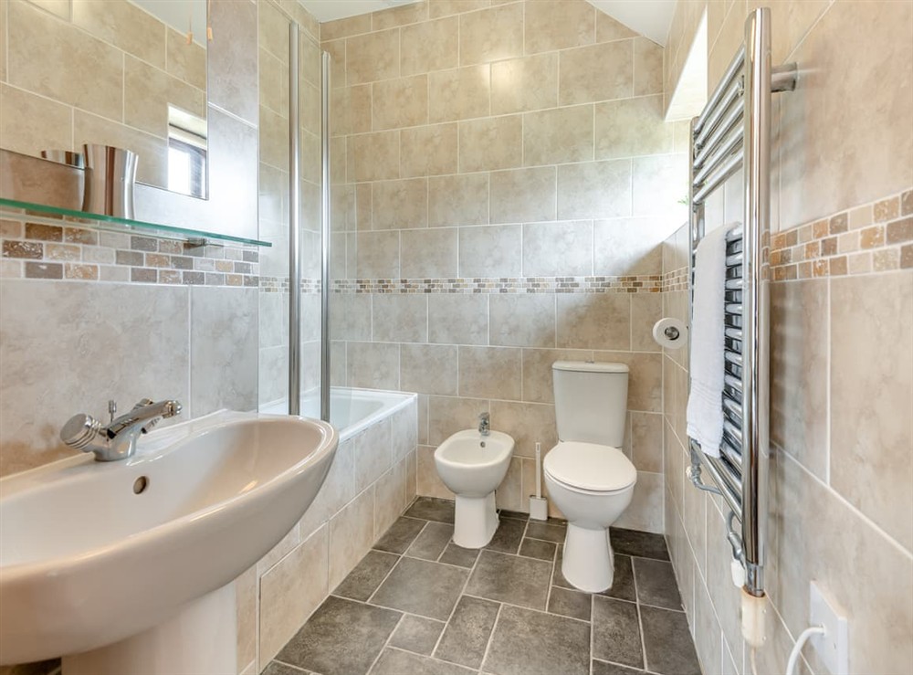 En-suite (photo 2) at Helena in Blandford Forum, Dorset