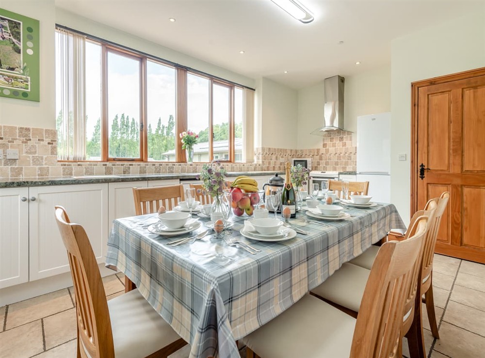 Kitchen/diner (photo 4) at Helena in Blandford Forum, Dorset