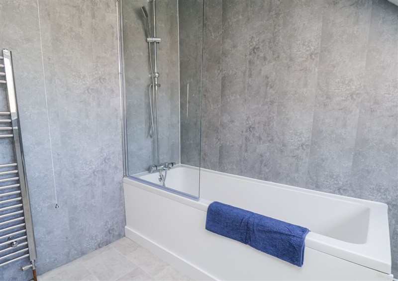 The bathroom (photo 2) at Hemdin Cottage, Thornton Dale