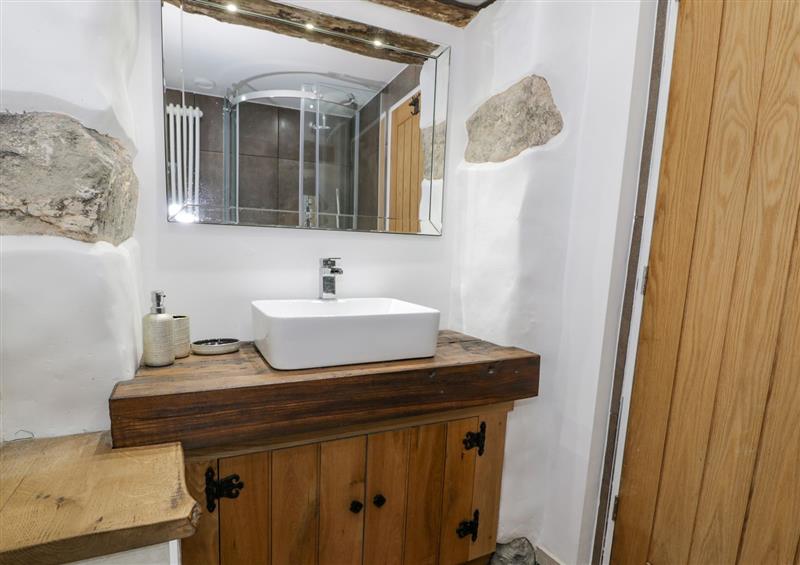 Bathroom (photo 2) at Hen Dy Craig Yr Ronwy, Capel Celyn near Bala