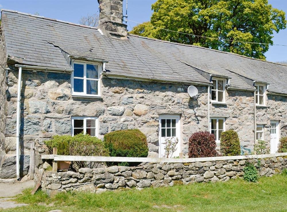 Attractive holiday cottage