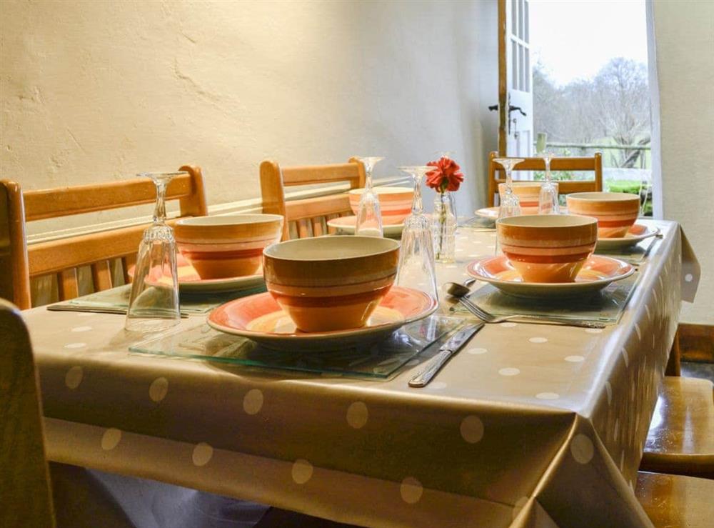 Farmhouse kitchen-style dining area at Hen Hafod in Bala, Gwynedd