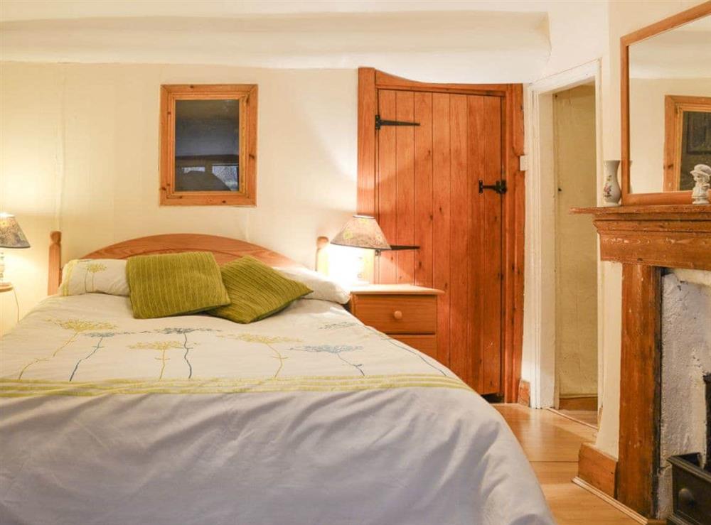 Warm and inviting double bedroom at Hen Hafod in Bala, Gwynedd