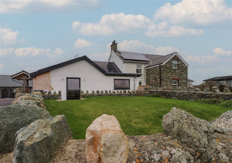 Outside Hen Penmynydd at Hen Penmynydd, Llanfwrog near Llanfachraeth