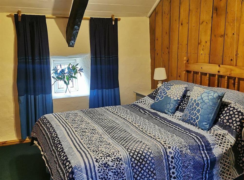 Double bedroom (photo 2) at Hendy in Waunfawr, near Caernarfon , Gwynedd