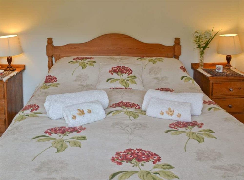 Double bedroom at Henley Bridge Holiday Cottage in Ashburnham, near Battle, East Sussex
