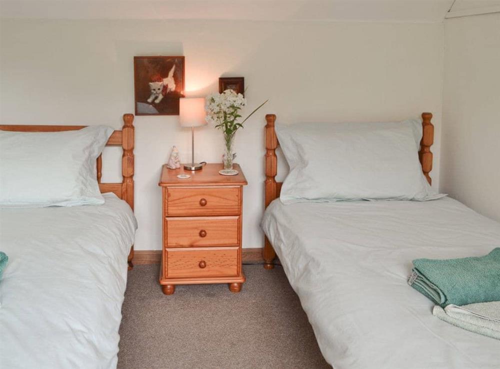 Twin bedroom at Henley Bridge Holiday Cottage in Ashburnham, near Battle, East Sussex