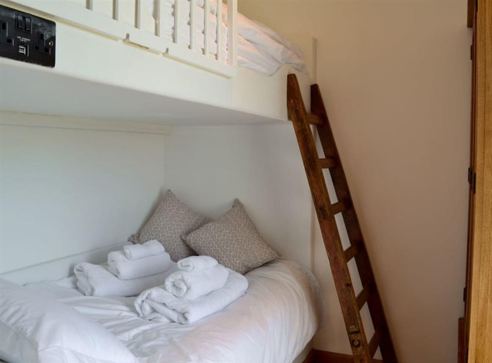 Bunk bedroom at Henry Oscar House in Winchelsea, near Rye, Sussex, East Sussex