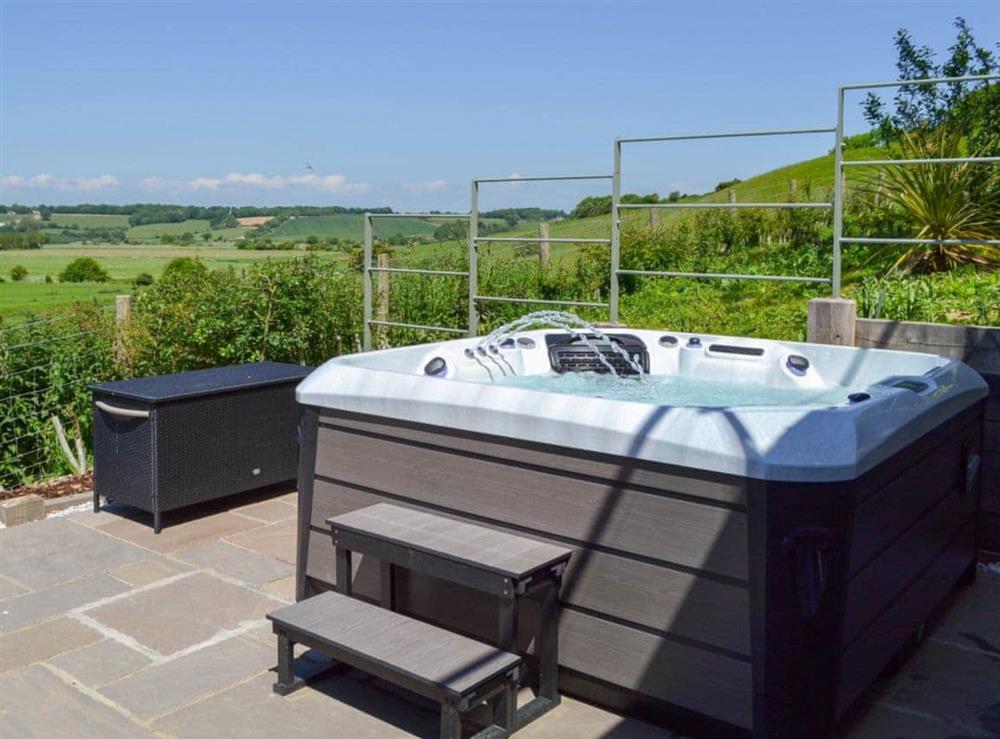 Hot Tub at Henry Oscar House in Winchelsea, near Rye, Sussex, East Sussex