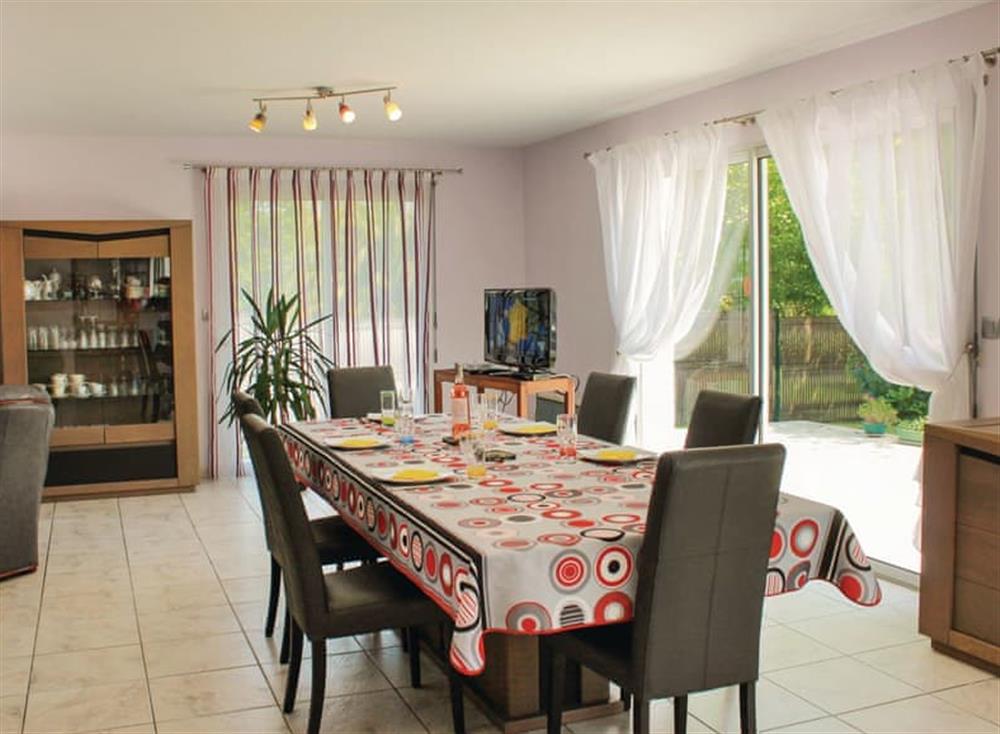 Living area (photo 2) at Hent Lestrizivit in Fouesnant, Finistère, France