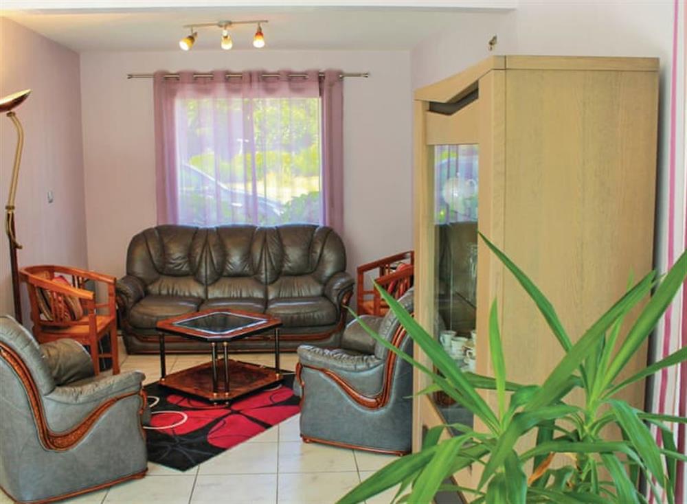 Living area (photo 3) at Hent Lestrizivit in Fouesnant, Finistère, France