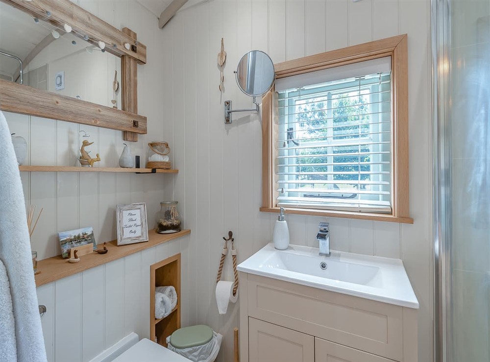 Bathroom at Herbies Shepherd Hut in Nottingham, Leicestershire