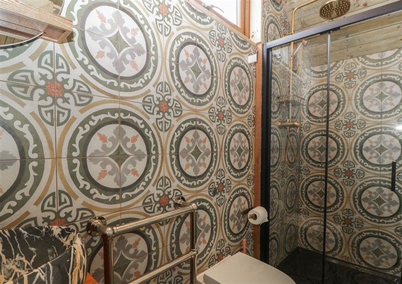 Bathroom at Hercules Shepherds Hut, Congresbury