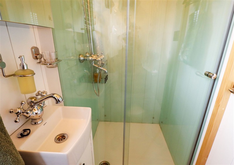 The bathroom at Herdwick Luxury Glamping, Nottingham
