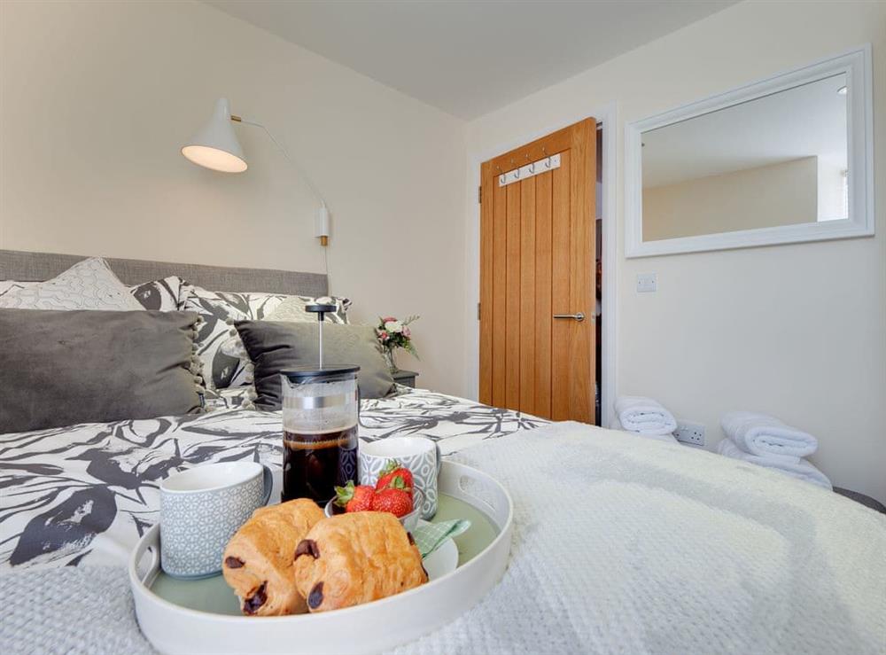 Double bedroom (photo 2) at Heron Apartment in Berwick-upon-Tweed, Northumberland