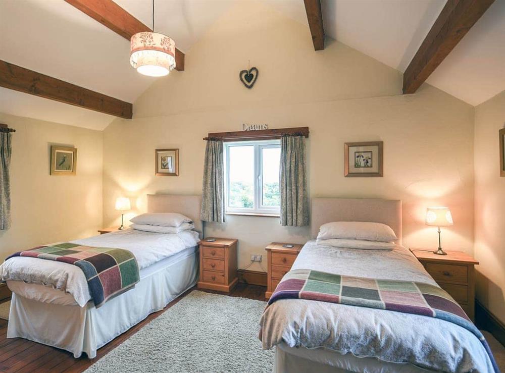 Twin bedroom at Heron Cottage in Bishops Castle, Shropshire