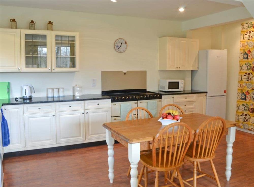 Kitchen/diner at Heron Cottage in Timsbury, near Romsey, Hampshire