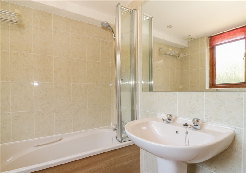 Bathroom at Heron Cottage, Wayford