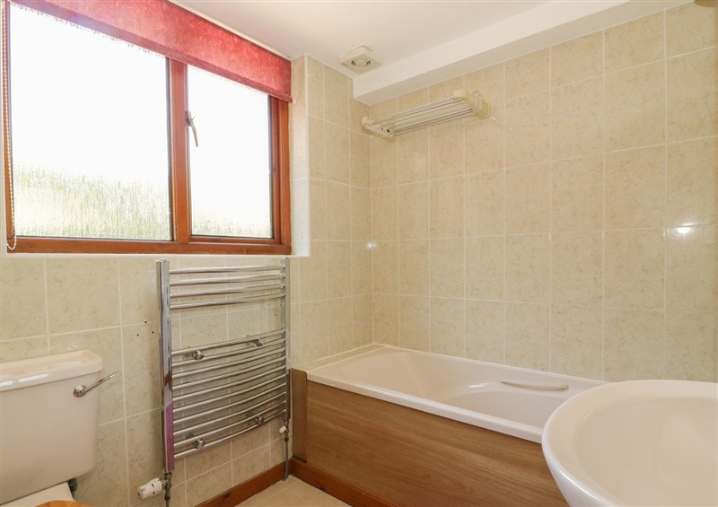 The bathroom at Heron Cottage, Wayford