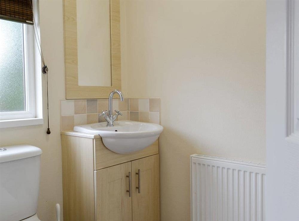 En-suite shower room at Heron Lodge in Hopton-on-Sea, Great Yarmouth, Norfolk