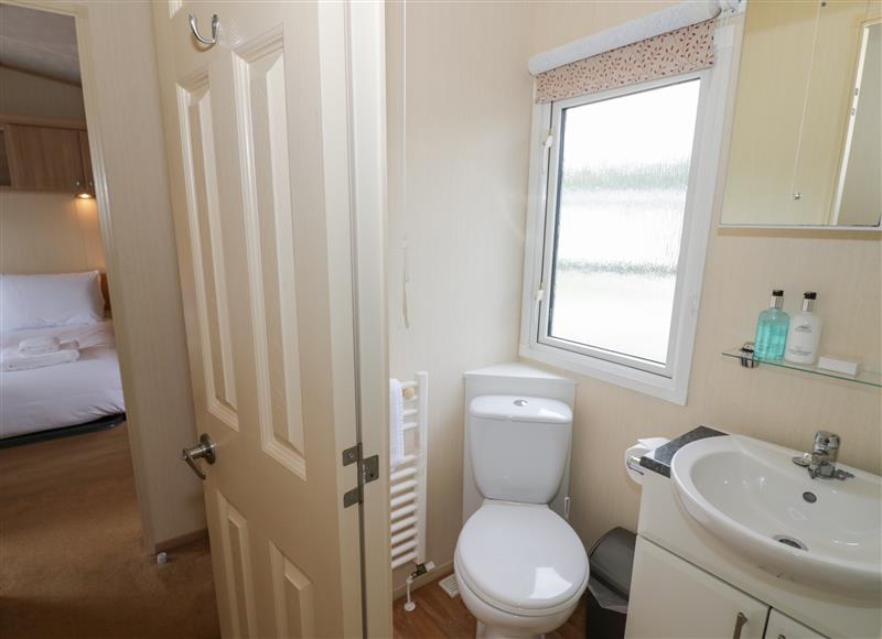 The bathroom at Heron, Shobdon