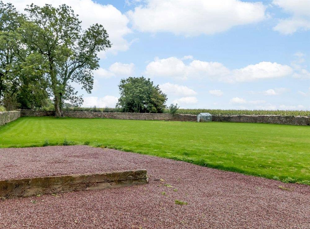 Shared 1-acre natural grounds at The Old Granary, 