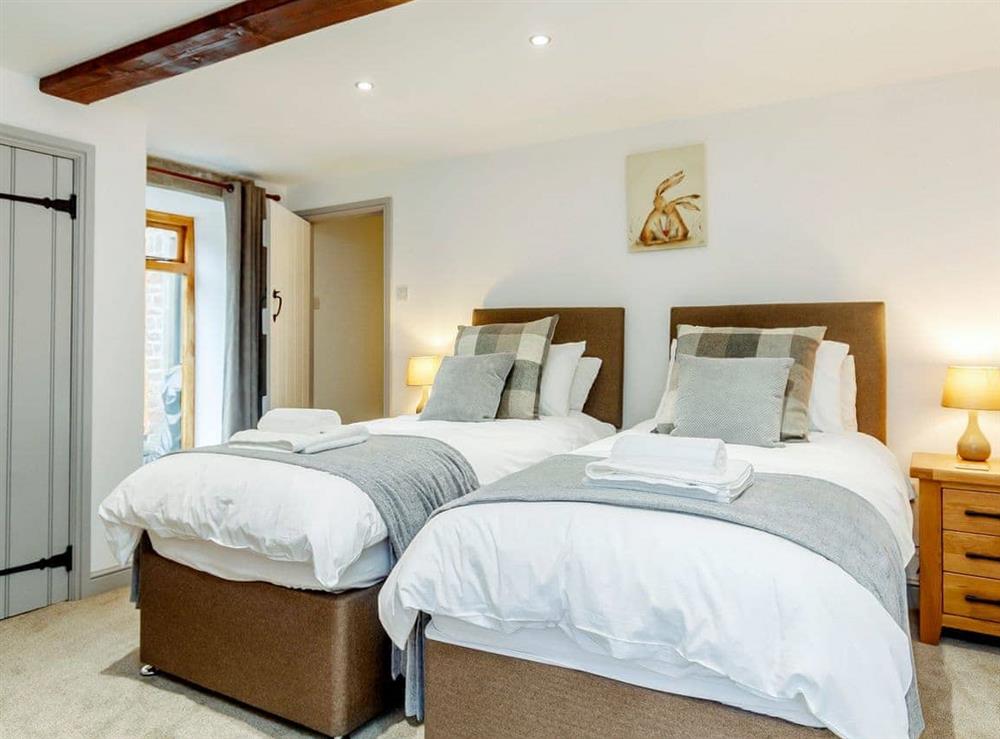 Spacious twin bedroom at The Old Granary, 