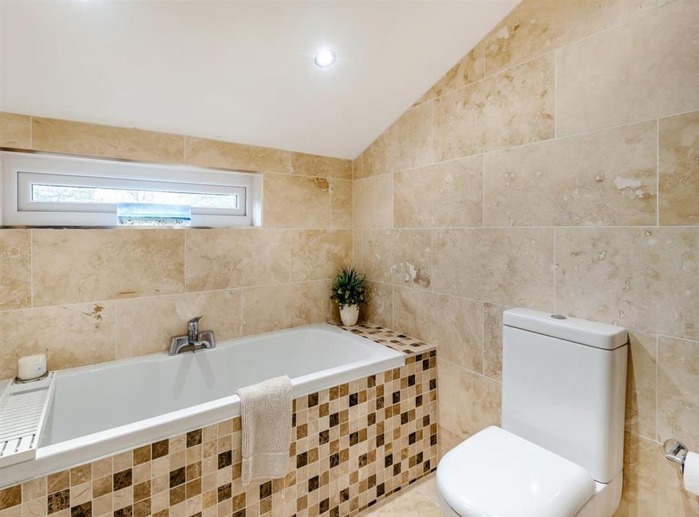Bathroom at Hewitts Cottages in Tetney Lock, Lincolnshire