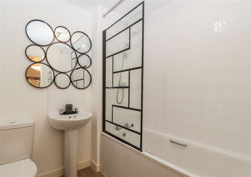 Bathroom at Hey Close, Great Malvern