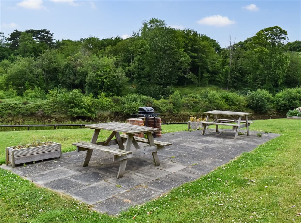 Sitting-out-area at Hey Ho Cottage in Whitby, North Yorkshire