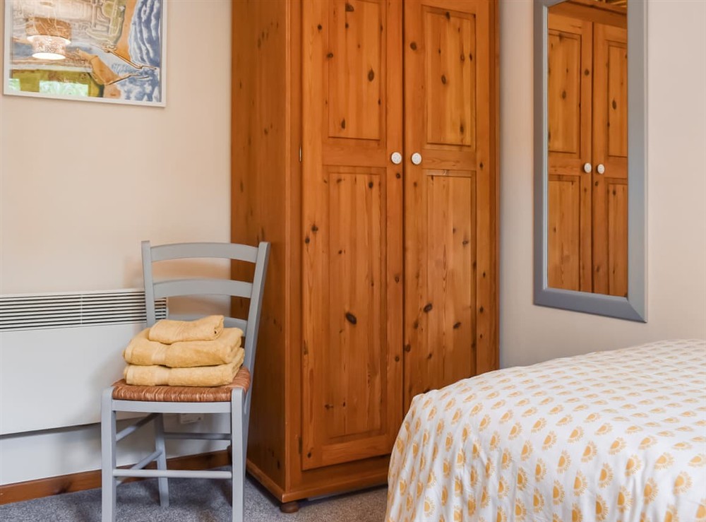 Twin bedroom (photo 3) at Hey Ho Cottage in Whitby, North Yorkshire