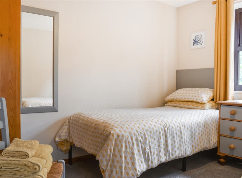 Twin bedroom at Hey Ho Cottage in Whitby, North Yorkshire