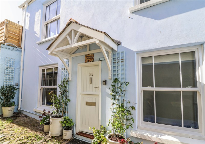 The setting at Hideaway Cottage, Appledore