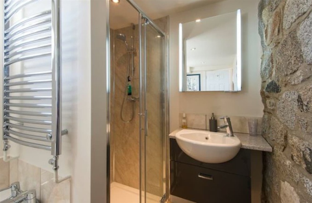 Shower room at Hideaway in St Mawes, Cornwall