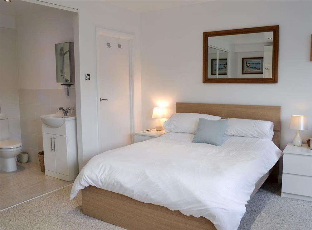Double bedroom with en-suite at Hideaway in Whitstable, Kent