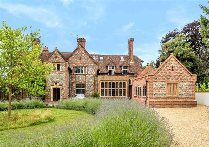 Outside at Higginson House, Marlow