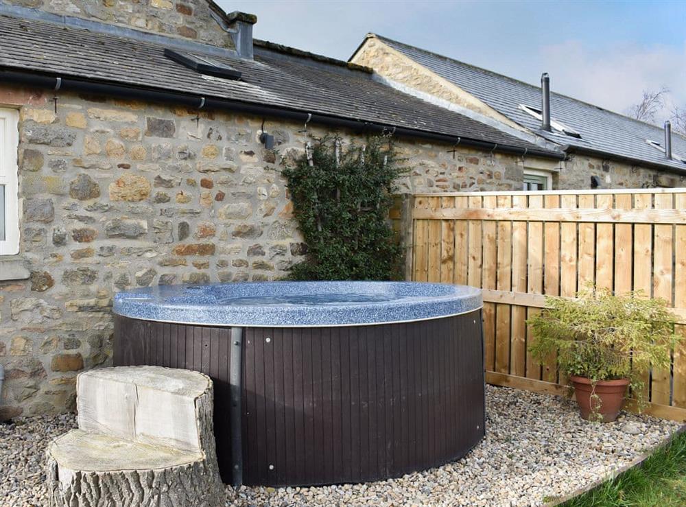 Relaxing private hot tub at High Dalton Hall Cottage in Newsham, near Richmond, North Yorkshire