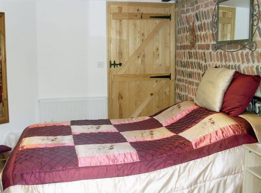 Double bedroom at High House Holiday Cottage in Hooe, near Battle, E. Sussex., East Sussex