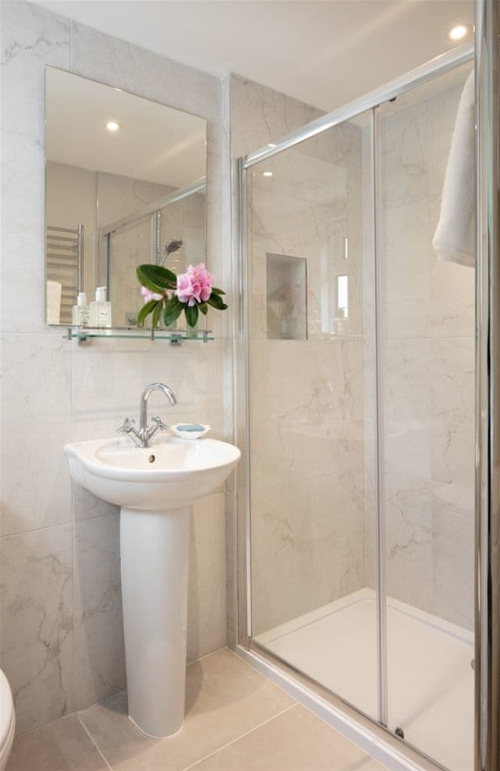 Bathroom at High Meadows in St Mawes, Cornwall