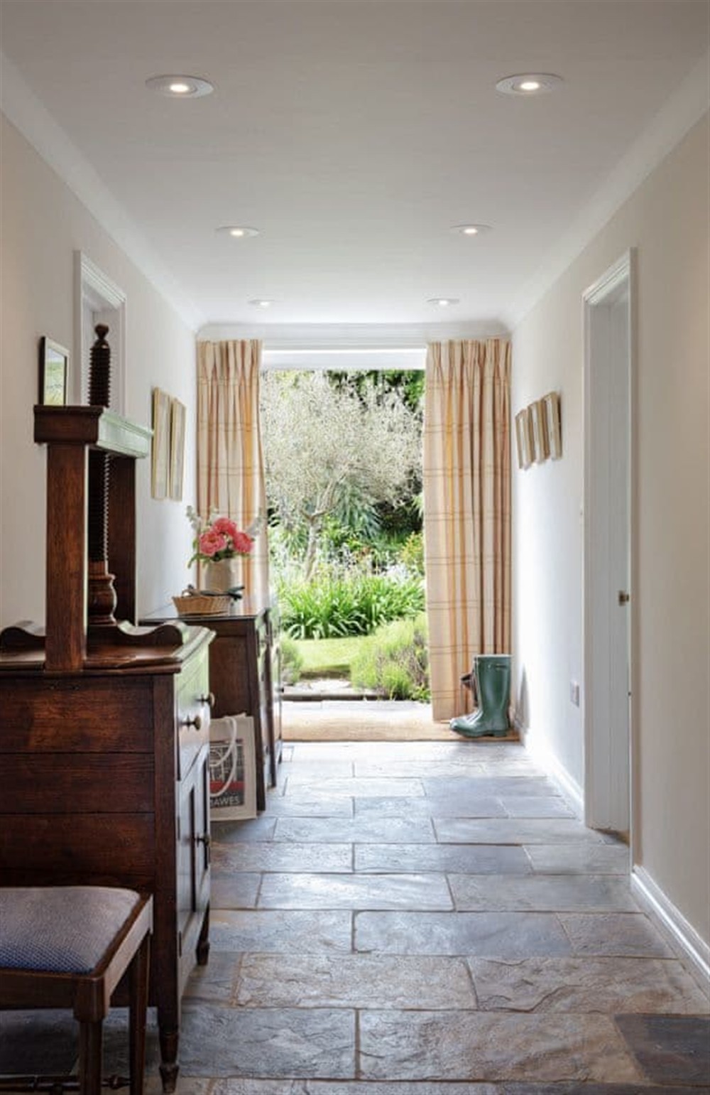 Hallway (photo 2) at High Meadows in St Mawes, Cornwall