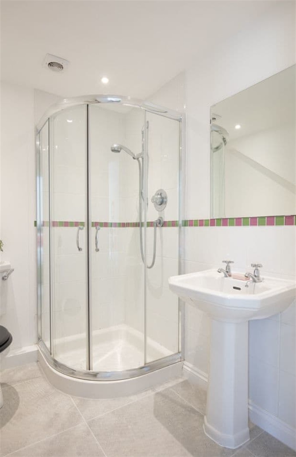 Shower room (photo 2) at High Meadows in St Mawes, Cornwall