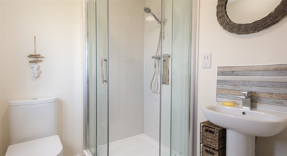 The main bedrooms en-suite shower room at High Peak in Scarborough, North Yorkshire