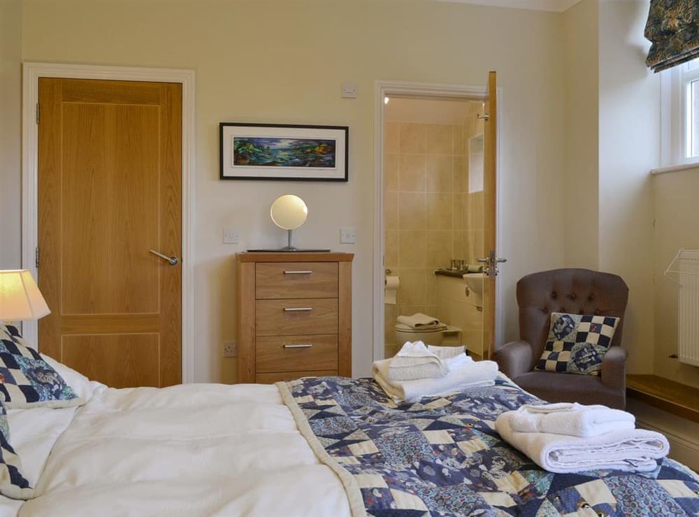 Relaxing en-suite double bedroom at High Rigg (VB Gold Award) in Keswick, Cumbria