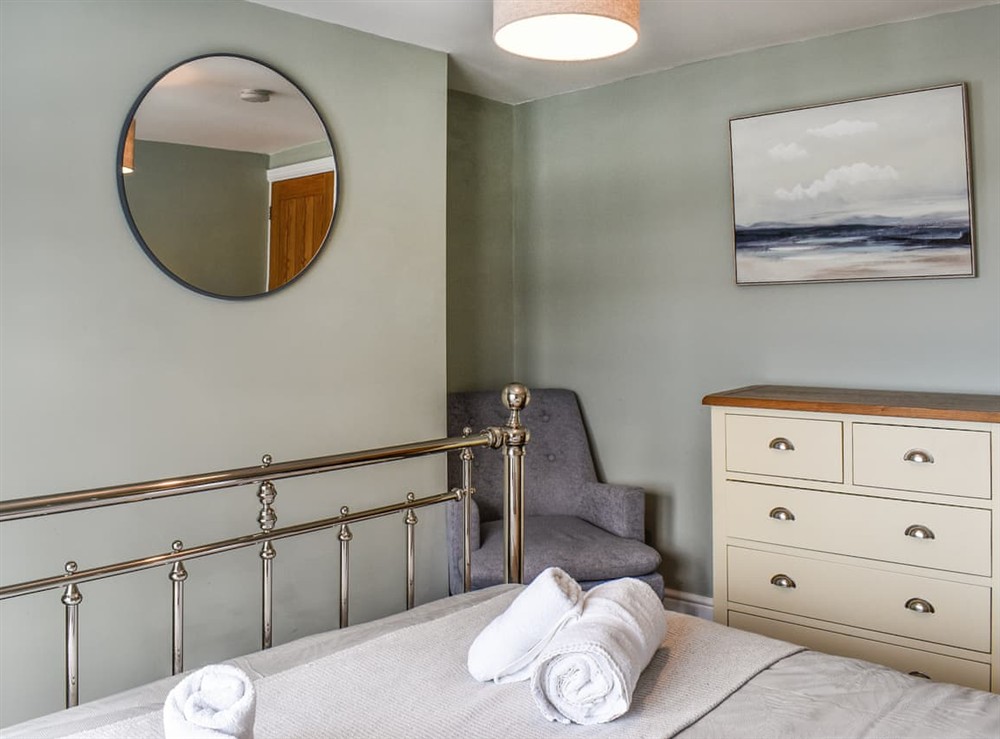 Double bedroom (photo 4) at High Tide in Filey, North Yorkshire