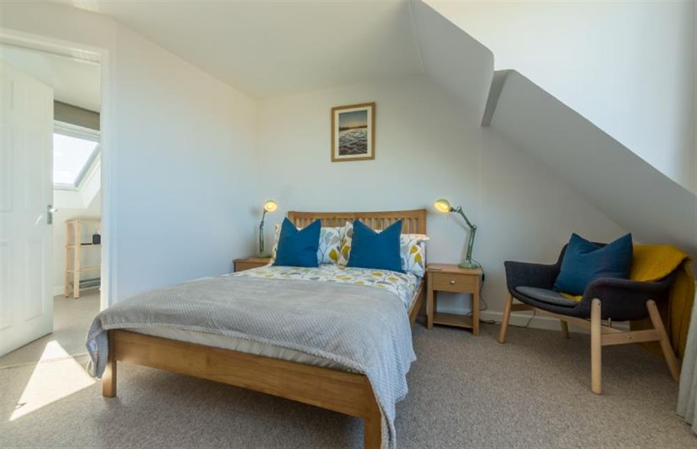 First floor: Master bedroom with en-suite shower room at High View, Wells-next-the-Sea