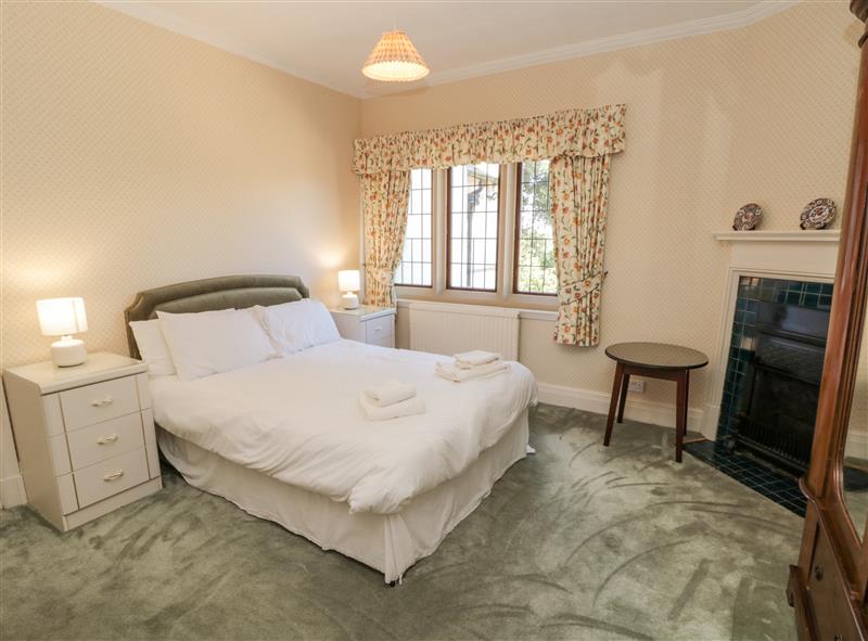 A bedroom in Highcliffe Manor at Highcliffe Manor, Flamborough