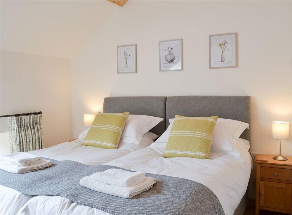 Comfortable twin bedroom at The Oak Stall, 